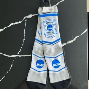 NWT OFFICIAL NCAA Tournament Women’s Basketball Socks L / XL